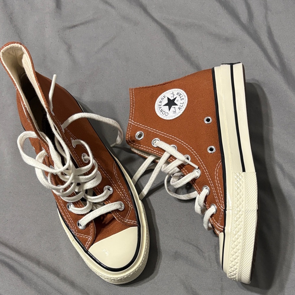 Chuck 70 High-Tops in Tan and Cream - Picture 2 of 6